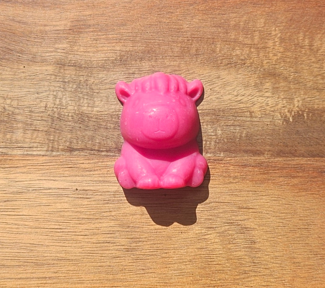 Capybara Soy Wax Melt in Sea Salt and Grapefruit Scent