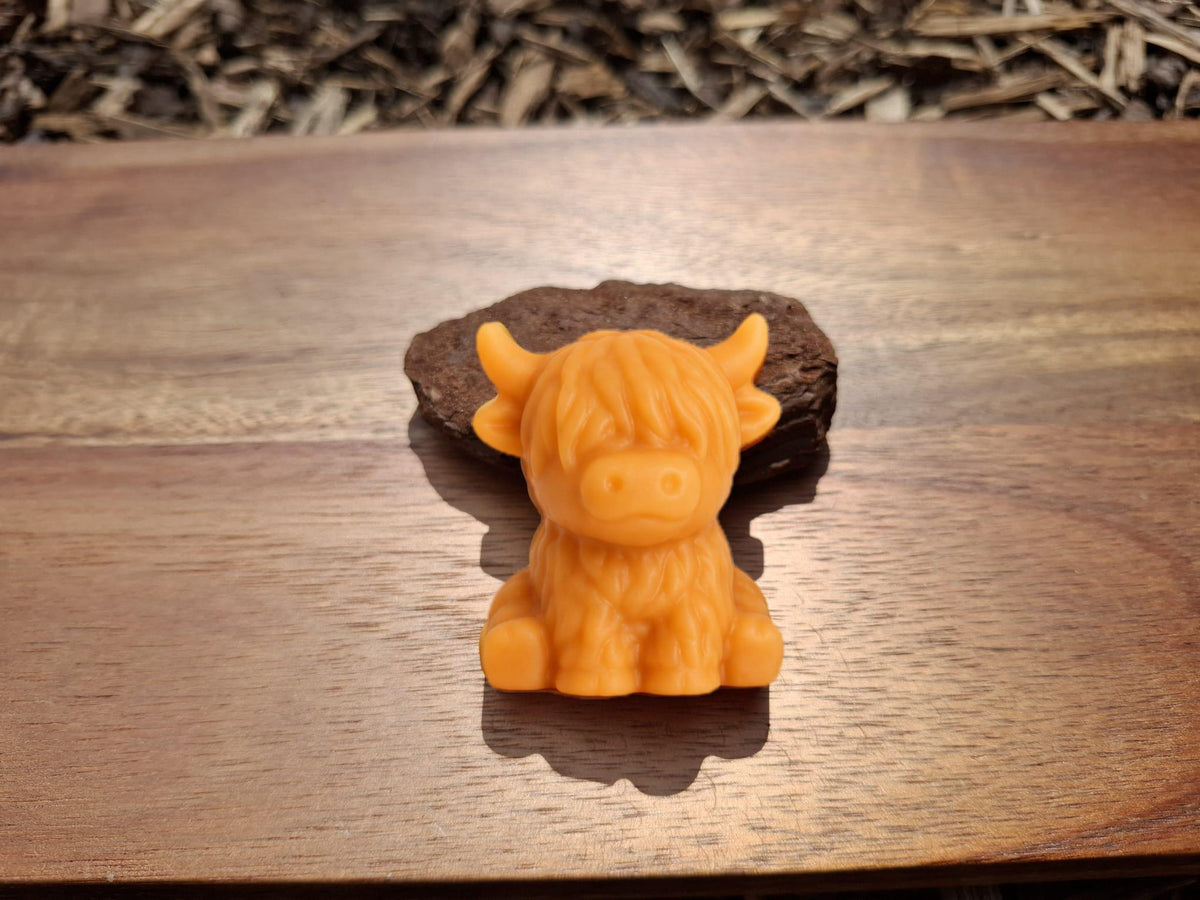 Highland Cow Soy Wax Melt in Sandalwood Scent