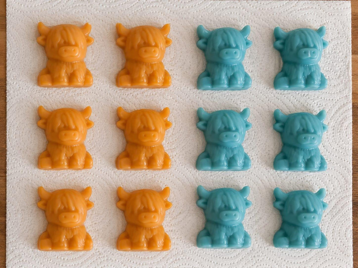 Highland Cow Soy Wax Melt in Sandalwood Scent